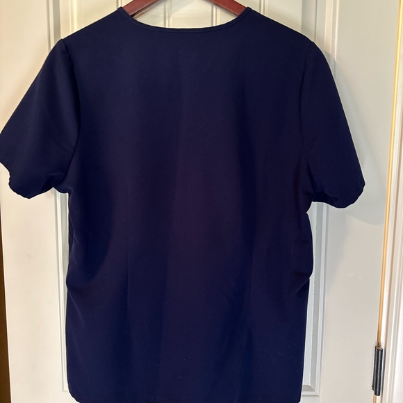 FIGS Scrub Top - Catarina, One-Pocket -Technical Collection - Picture 5 of 5